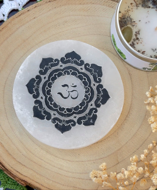 Placa de Selenita Circular Om (10 cm)